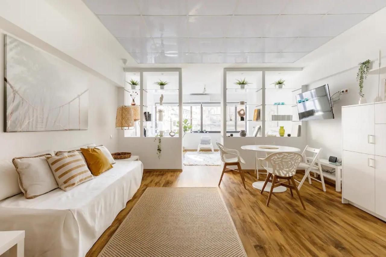 Felicity Loft In _ Accessible & Comfortable * סלוניקי