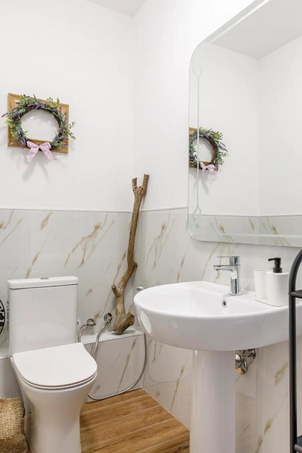 Felicity Loft In _ Accessible & Comfortable Thessaloniki